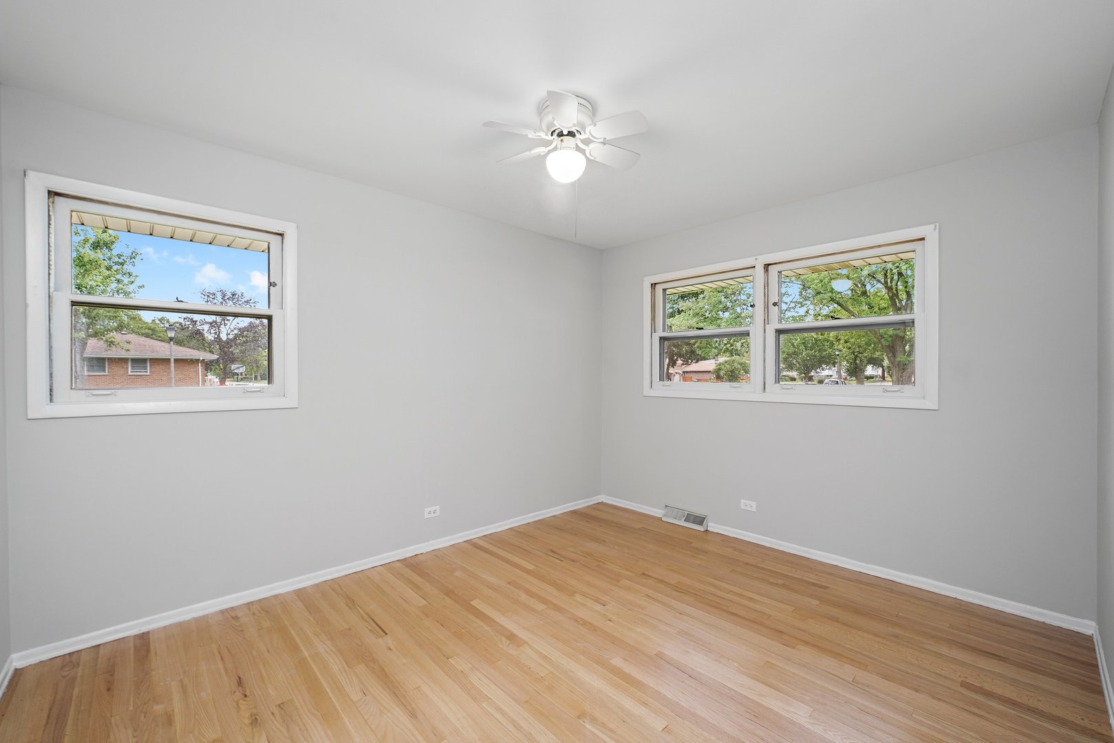 337 E Fullerton Avenue, Elmhurst, IL 60126