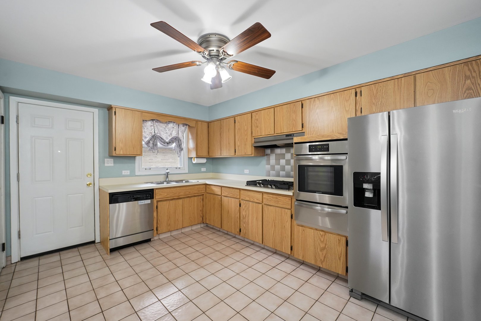 337 E Fullerton Avenue, Elmhurst, IL 60126