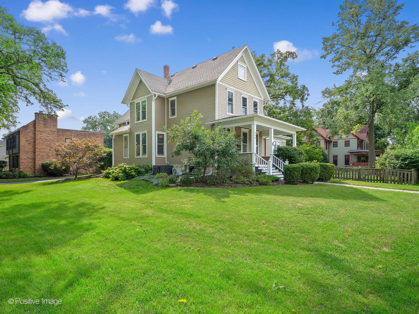 315 N Gary Avenue, Wheaton, IL 60187