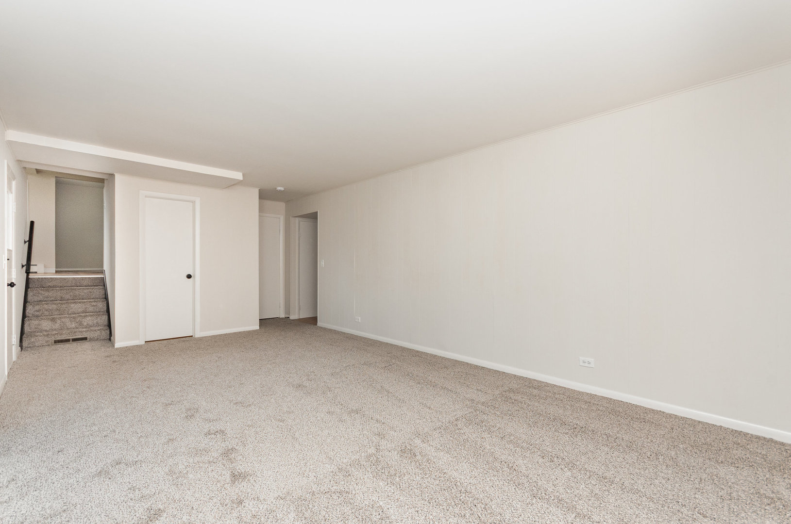949 Rose Lane, Wheeling, IL 60090