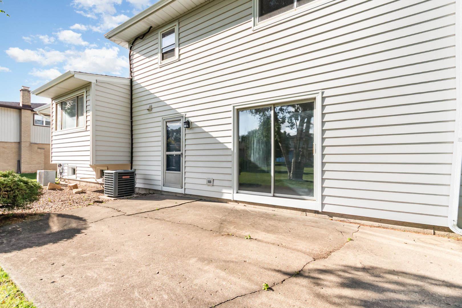 949 Rose Lane, Wheeling, IL 60090