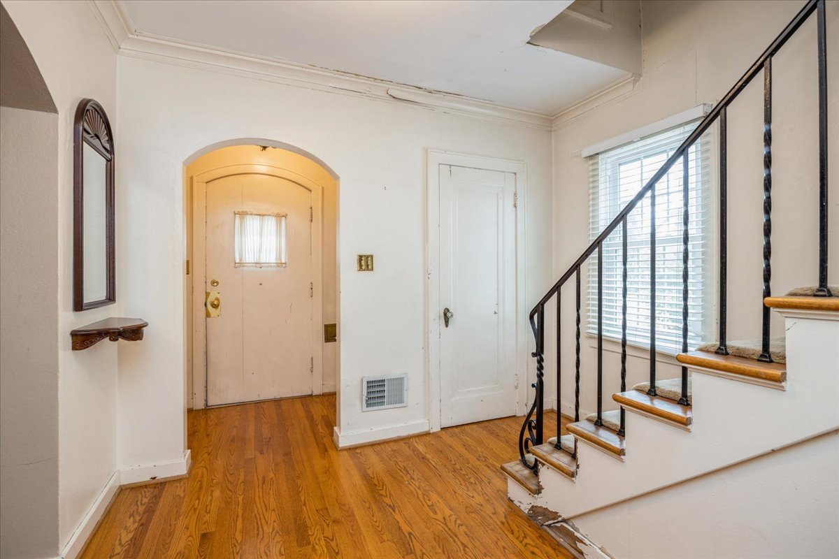 725 N Catherine Avenue, La Grange Park, IL 60526
