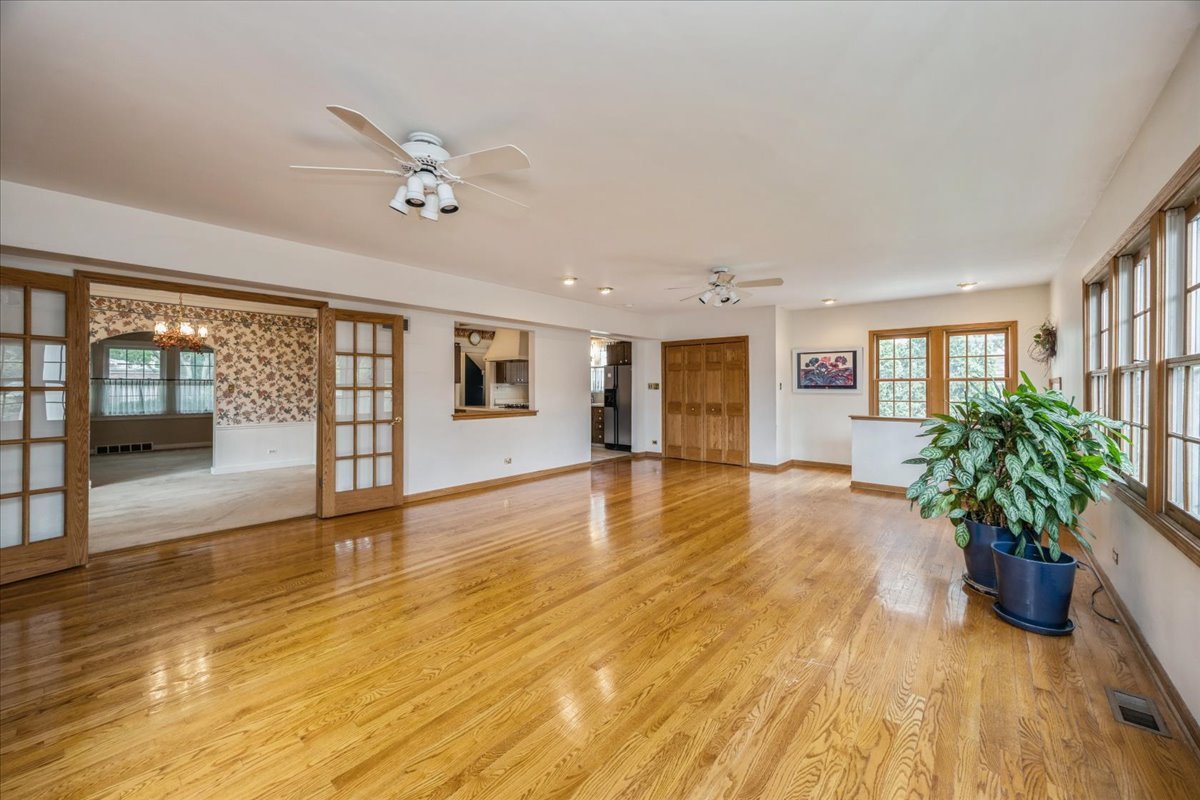 725 N Catherine Avenue, La Grange Park, IL 60526
