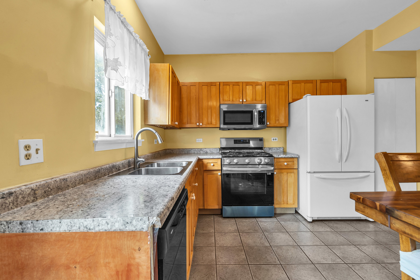 131 S Annandale Drive, Lake In The Hills, IL 60156