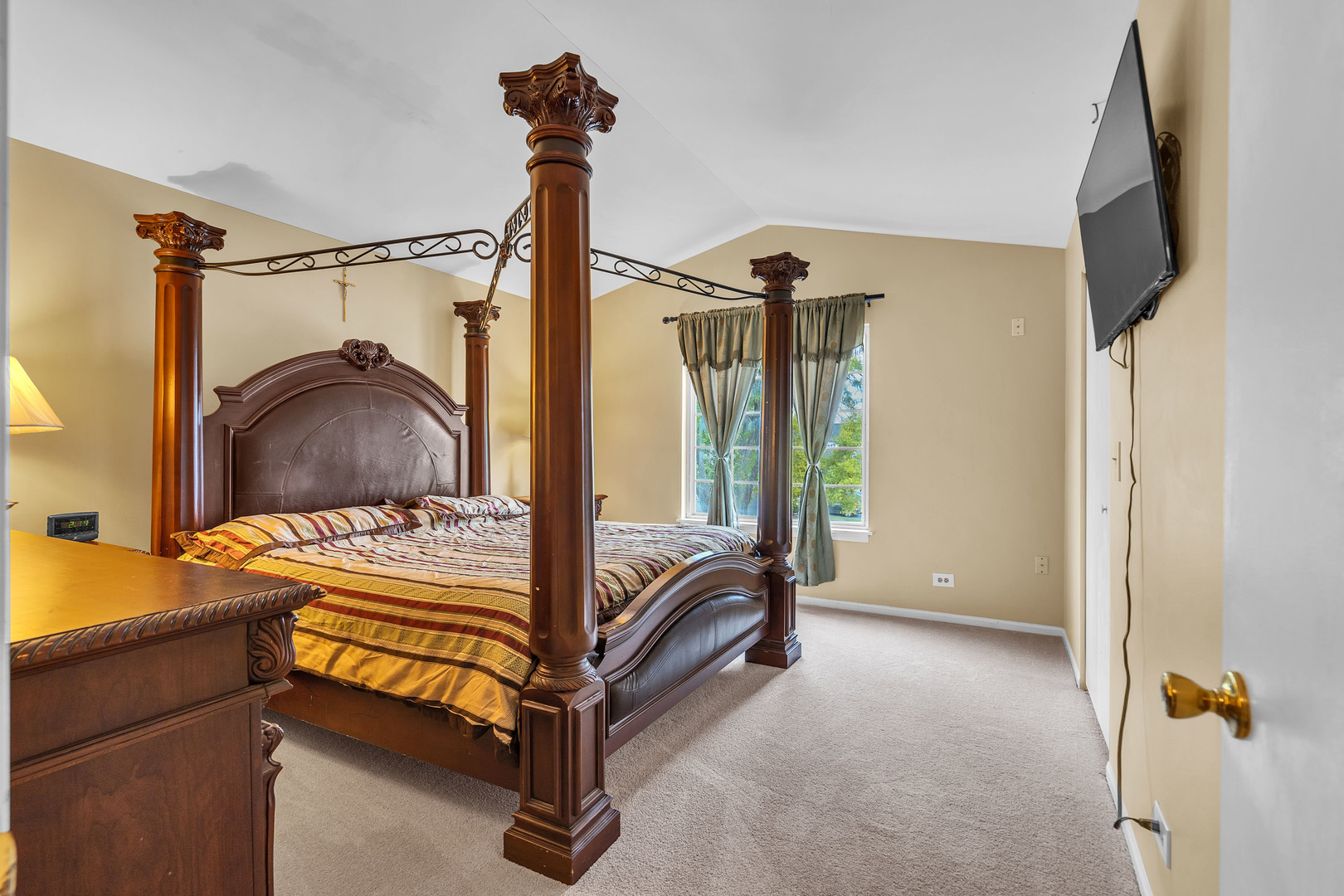 131 S Annandale Drive, Lake In The Hills, IL 60156