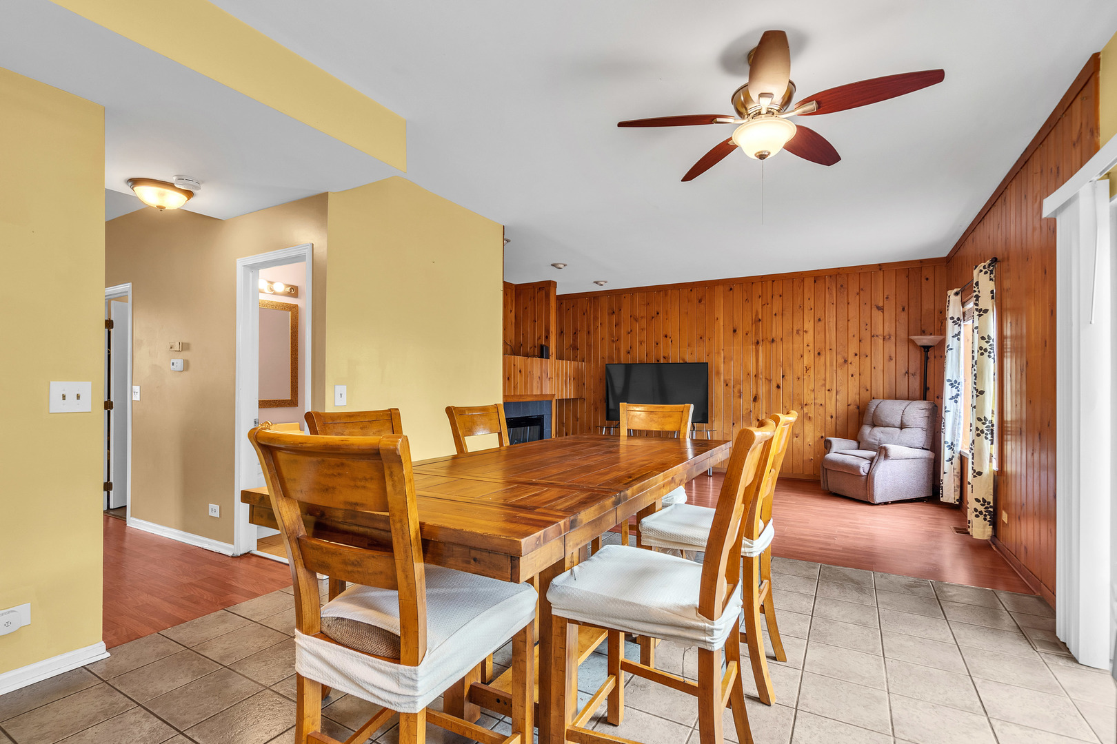 131 S Annandale Drive, Lake In The Hills, IL 60156