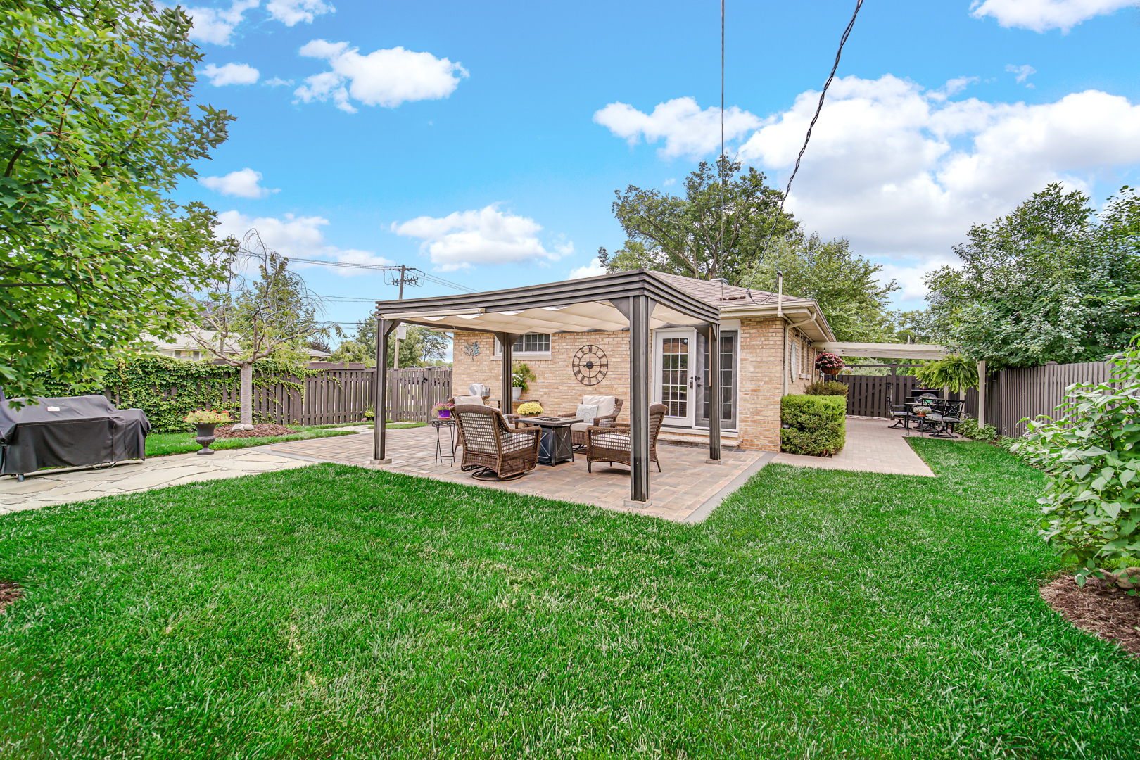 474 N Highview Avenue, Elmhurst, IL 60126