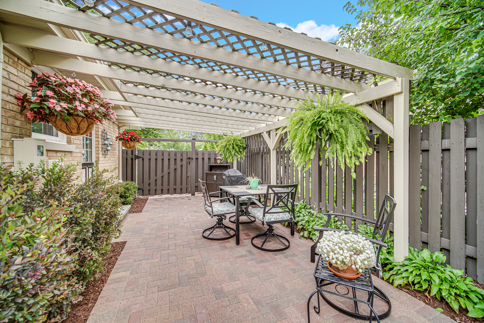 474 N Highview Avenue, Elmhurst, IL 60126
