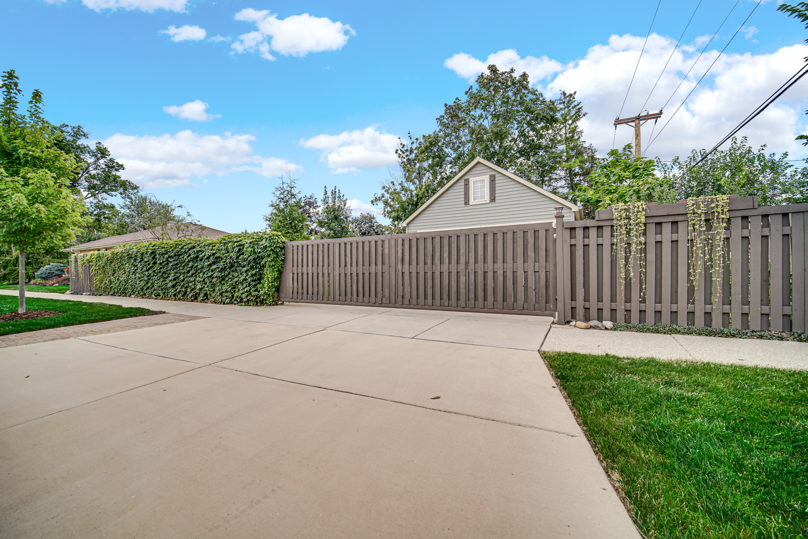 474 N Highview Avenue, Elmhurst, IL 60126