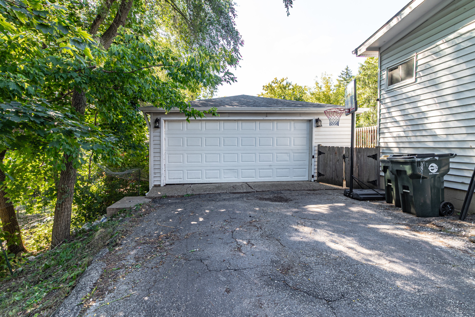 35060 N Hilldale Drive, Ingleside, IL 60041