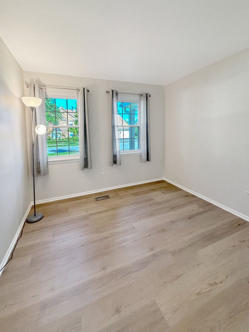 71 Larch Court #B, Schaumburg, IL 60193