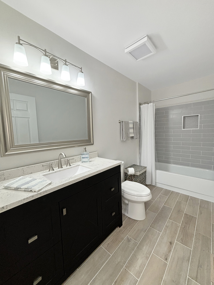 71 Larch Court #B, Schaumburg, IL 60193