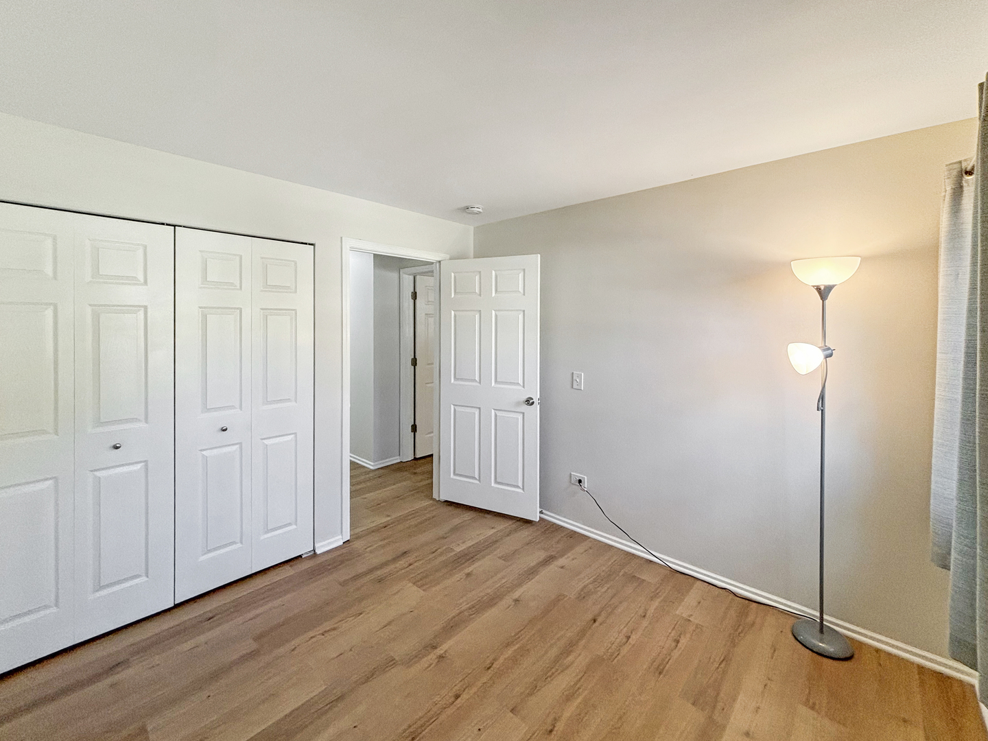 71 Larch Court #B, Schaumburg, IL 60193