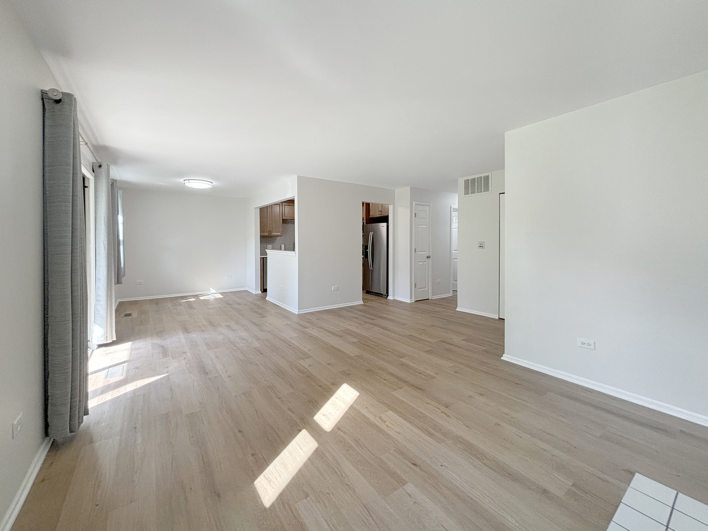 71 Larch Court #B, Schaumburg, IL 60193