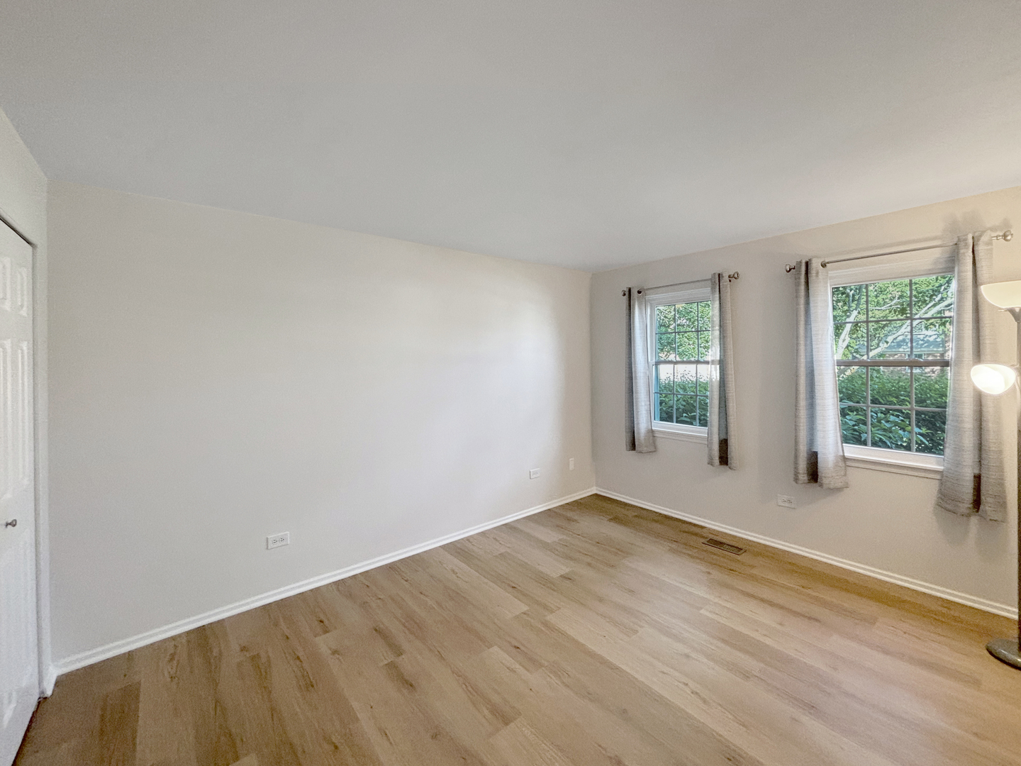 71 Larch Court #B, Schaumburg, IL 60193