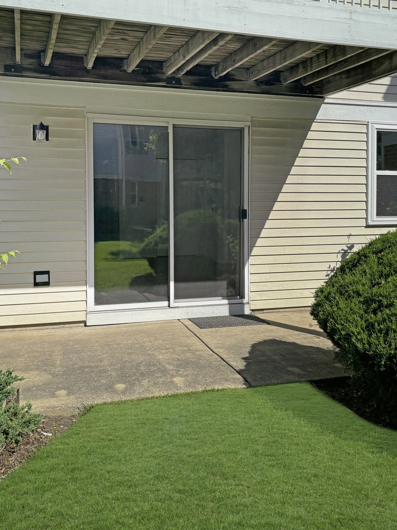 71 Larch Court #B, Schaumburg, IL 60193