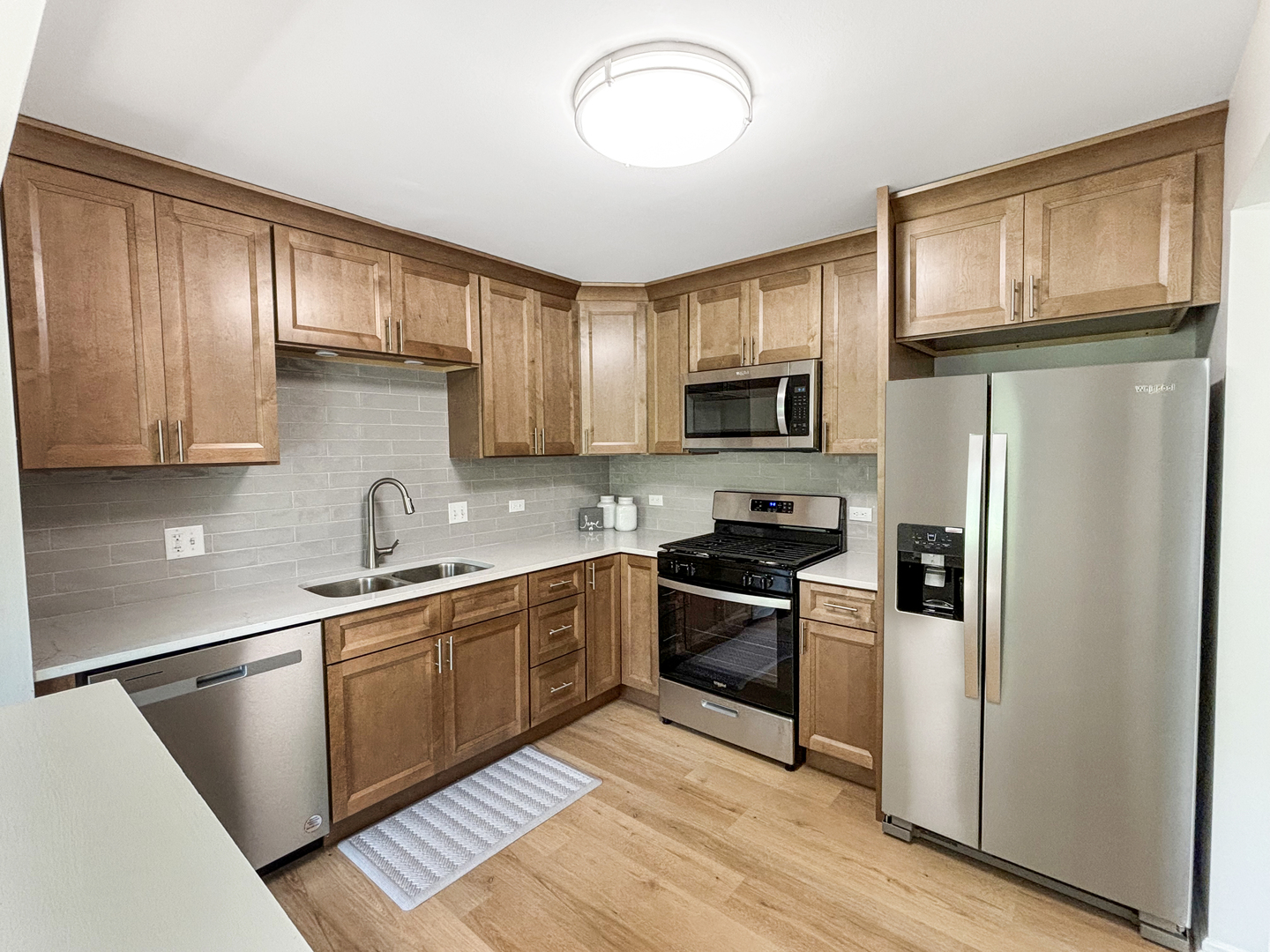 71 Larch Court #B, Schaumburg, IL 60193