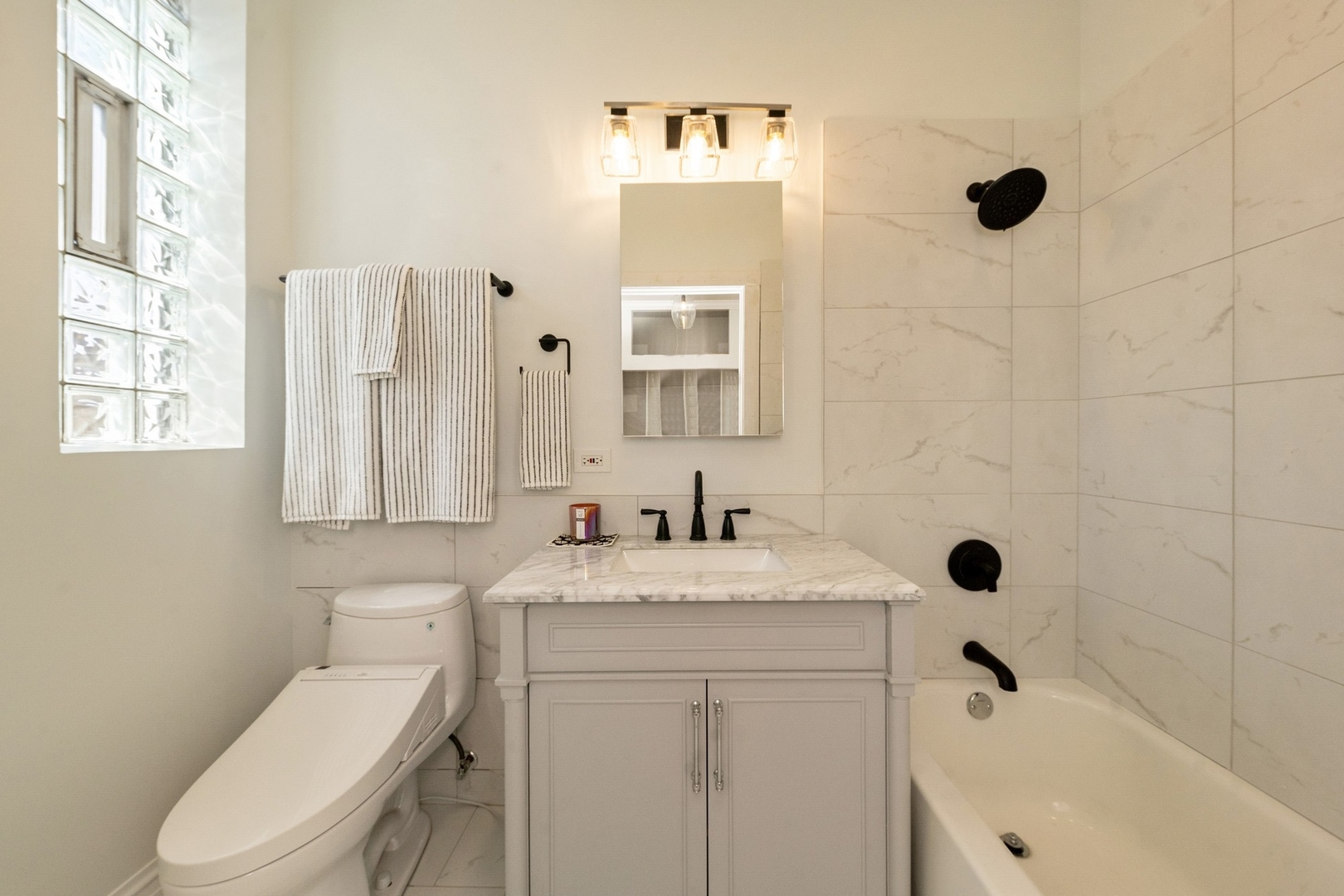 2515 W Augusta Boulevard #3S, Chicago, IL 60622