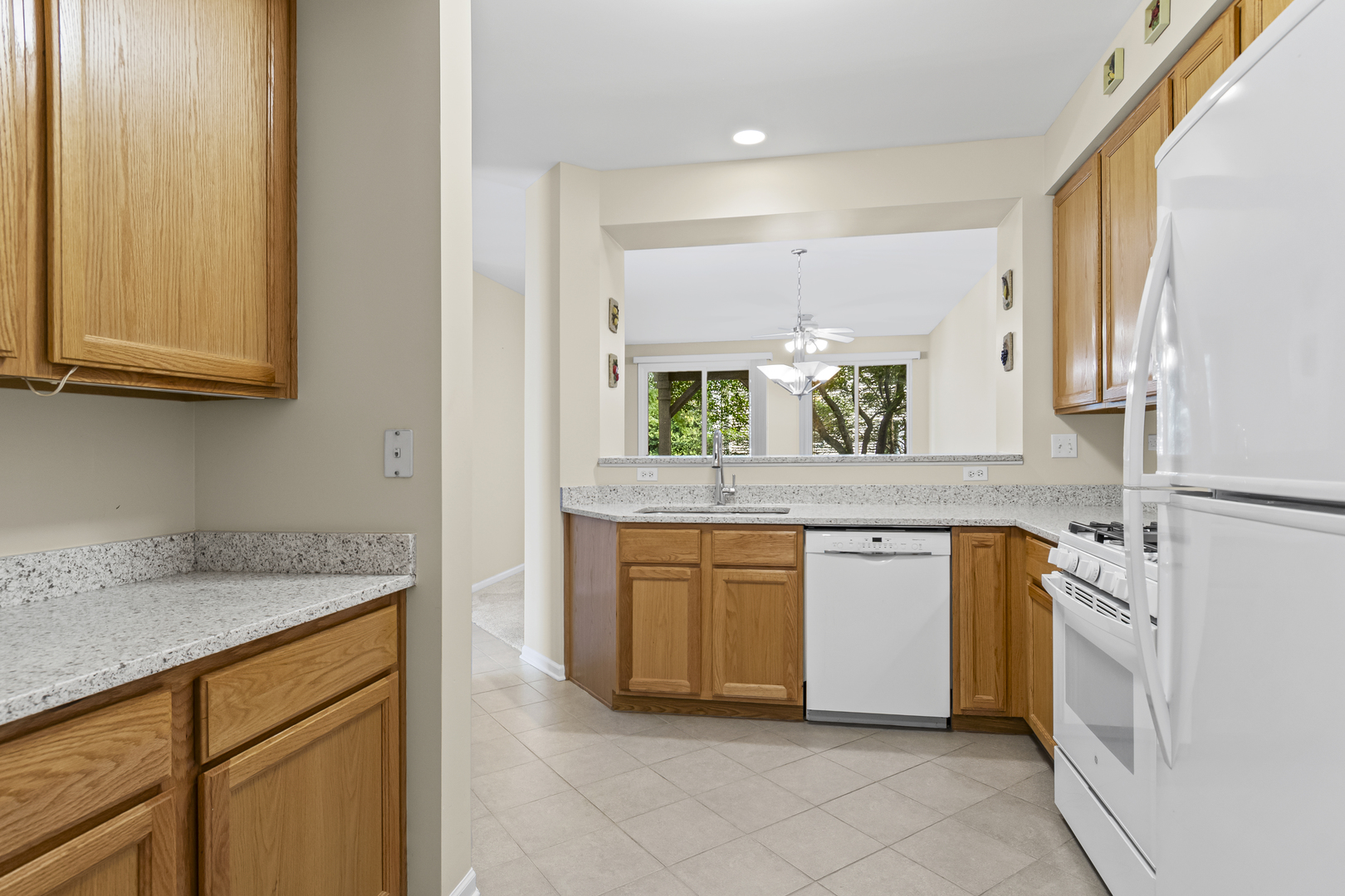 2016 Fulham Drive #2016, Naperville, IL 60564