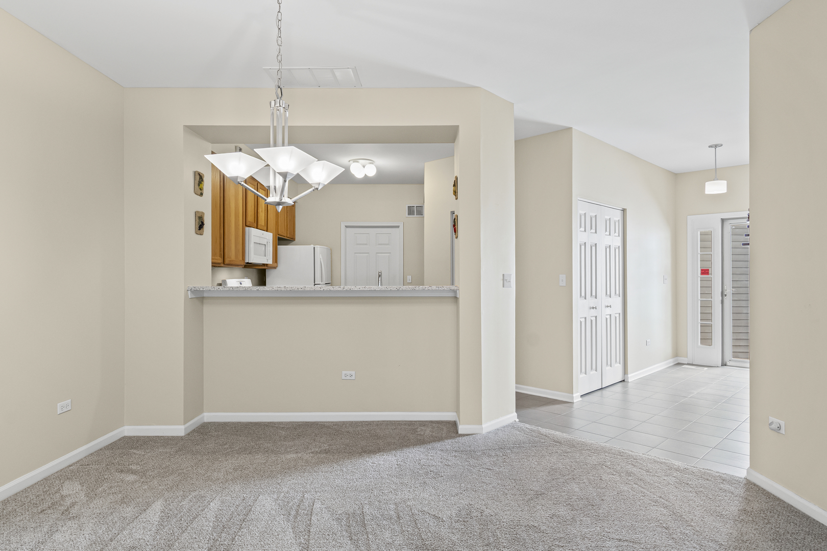 2016 Fulham Drive #2016, Naperville, IL 60564