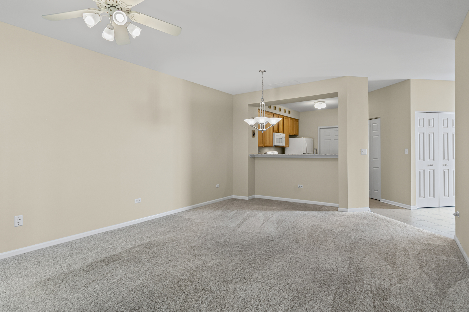 2016 Fulham Drive #2016, Naperville, IL 60564