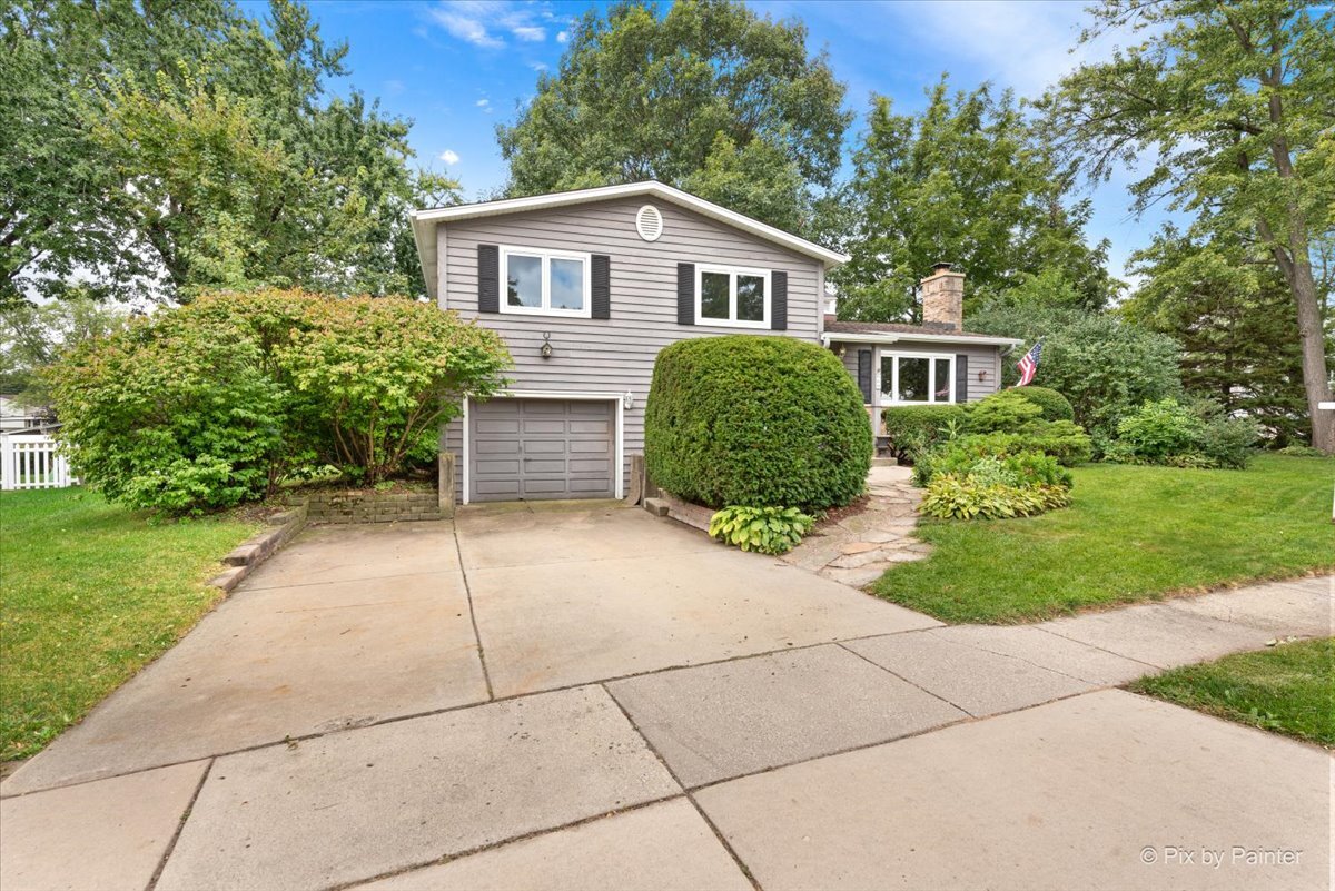 669 Terry Road, Glendale Heights, IL 60139