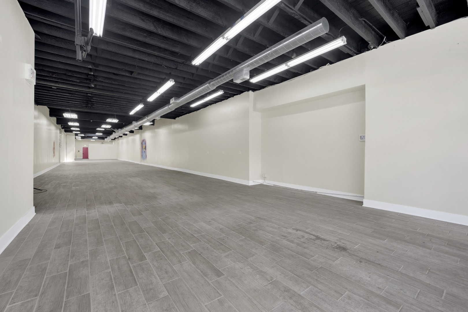 7055 N Clark Street, Chicago, IL 60626