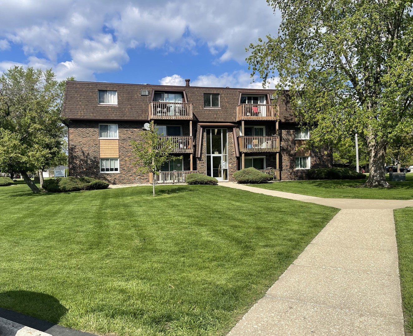19380 Wolf Road #5, Mokena, IL 60448