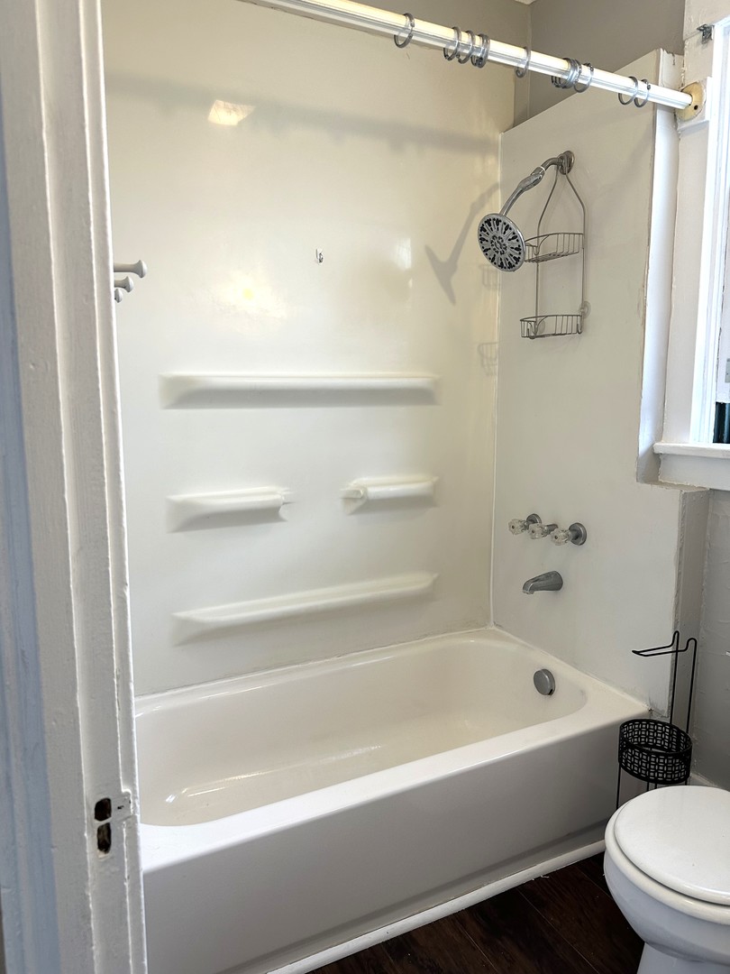 312 Fulton Street #2ndFL, Elgin, IL 60120