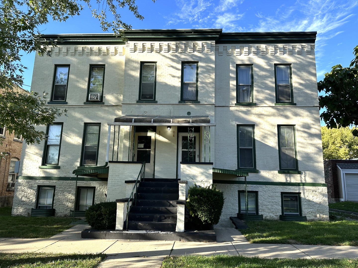 312 Fulton Street #2ndFL, Elgin, IL 60120