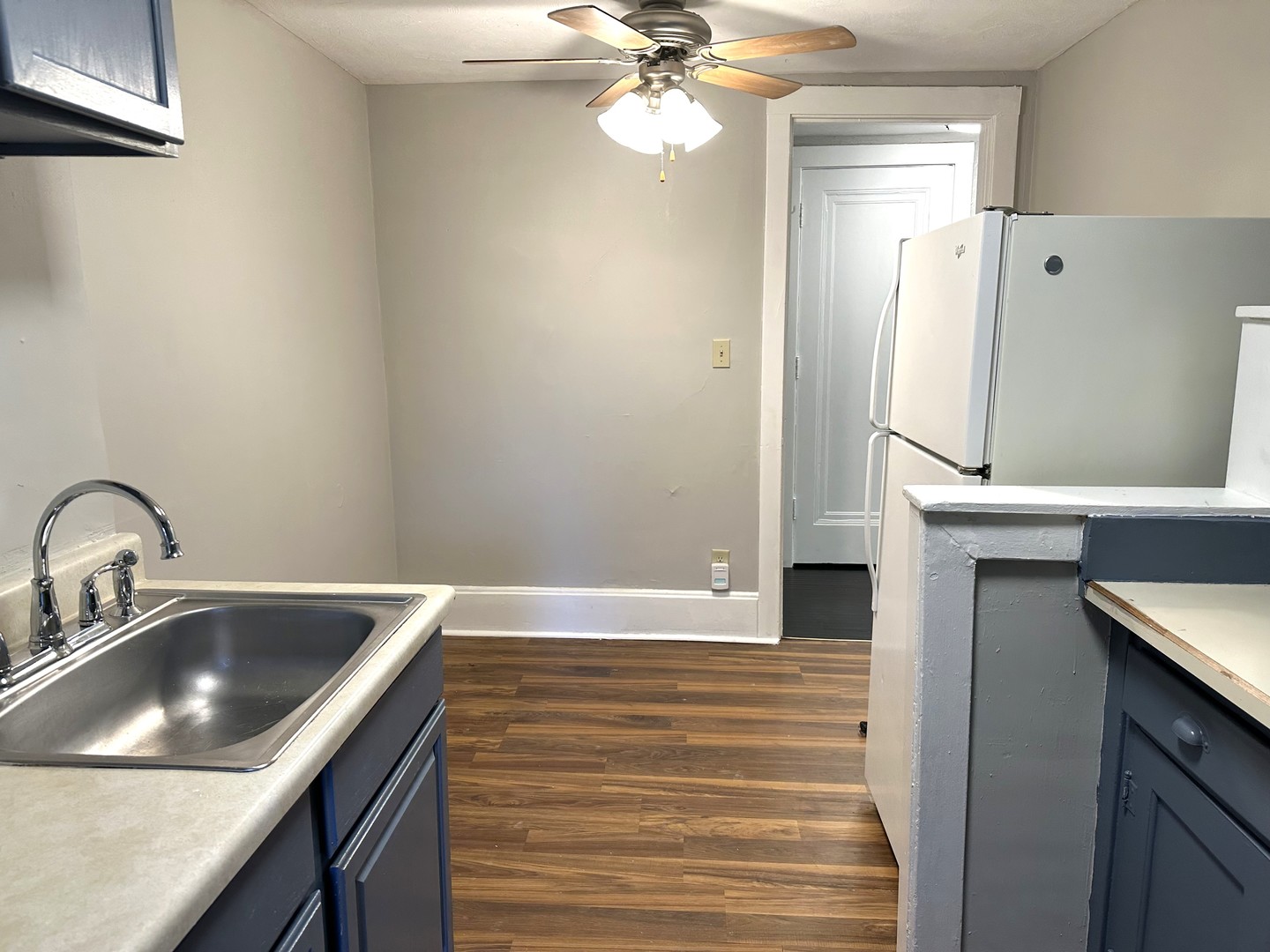 312 Fulton Street #2ndFL, Elgin, IL 60120