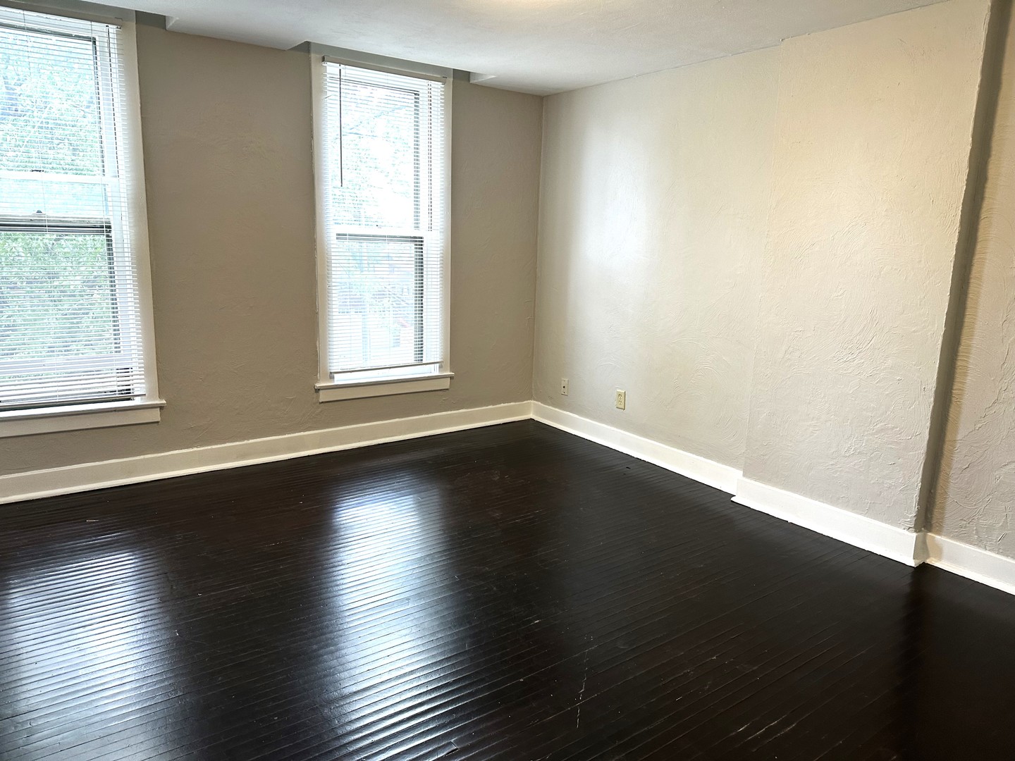 312 Fulton Street #2ndFL, Elgin, IL 60120