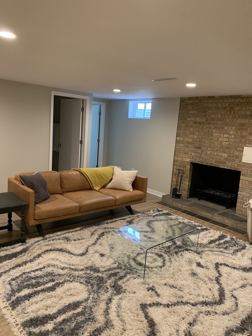743 Dundee Avenue, Barrington, IL 60010