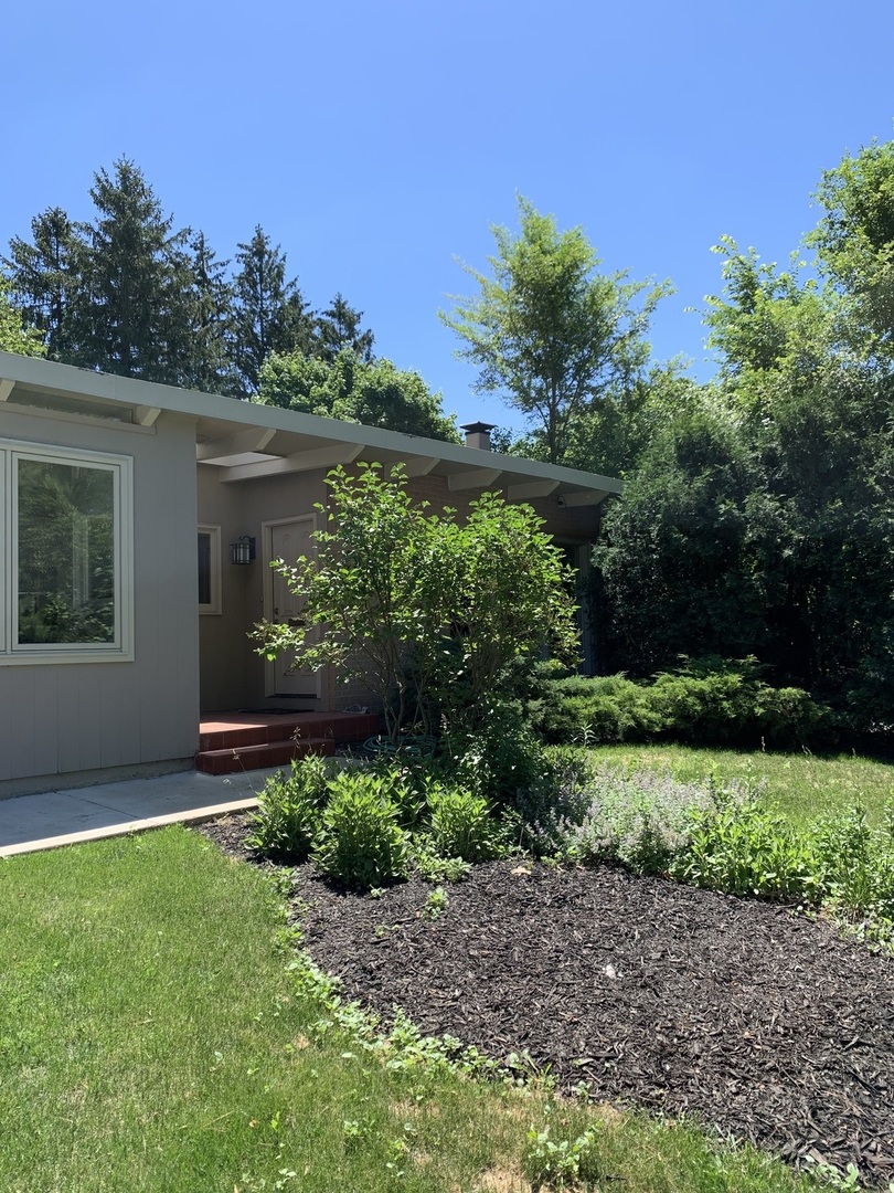 743 Dundee Avenue, Barrington, IL 60010
