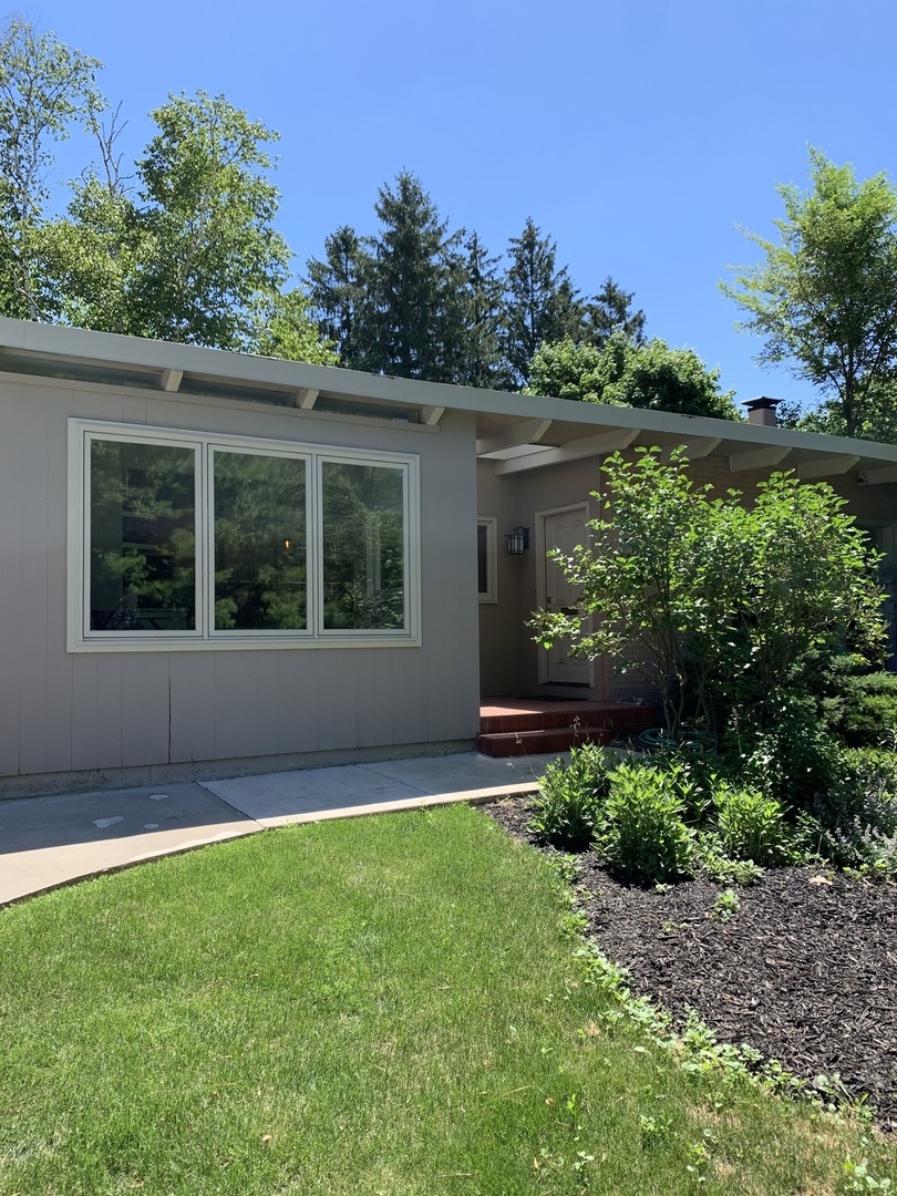 743 Dundee Avenue, Barrington, IL 60010
