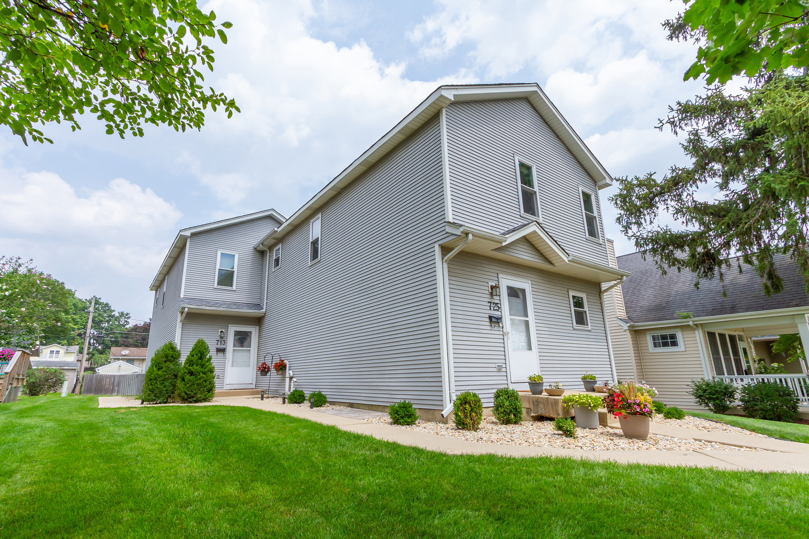 725 Stevens Street, Geneva, IL 60134