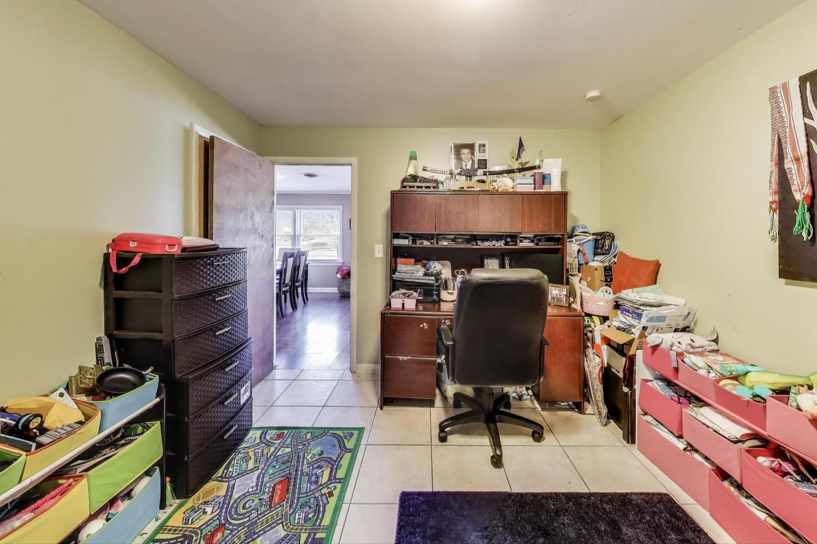 8760 N Oketo Avenue, Niles, IL 60714