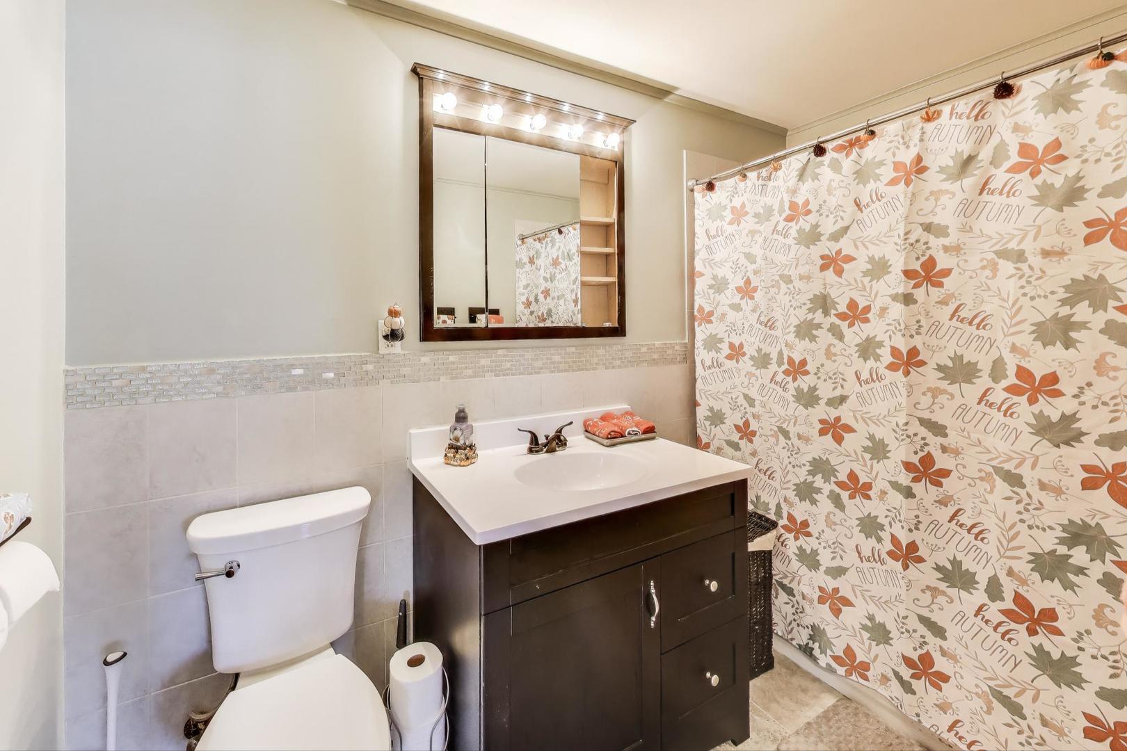 8760 N Oketo Avenue, Niles, IL 60714