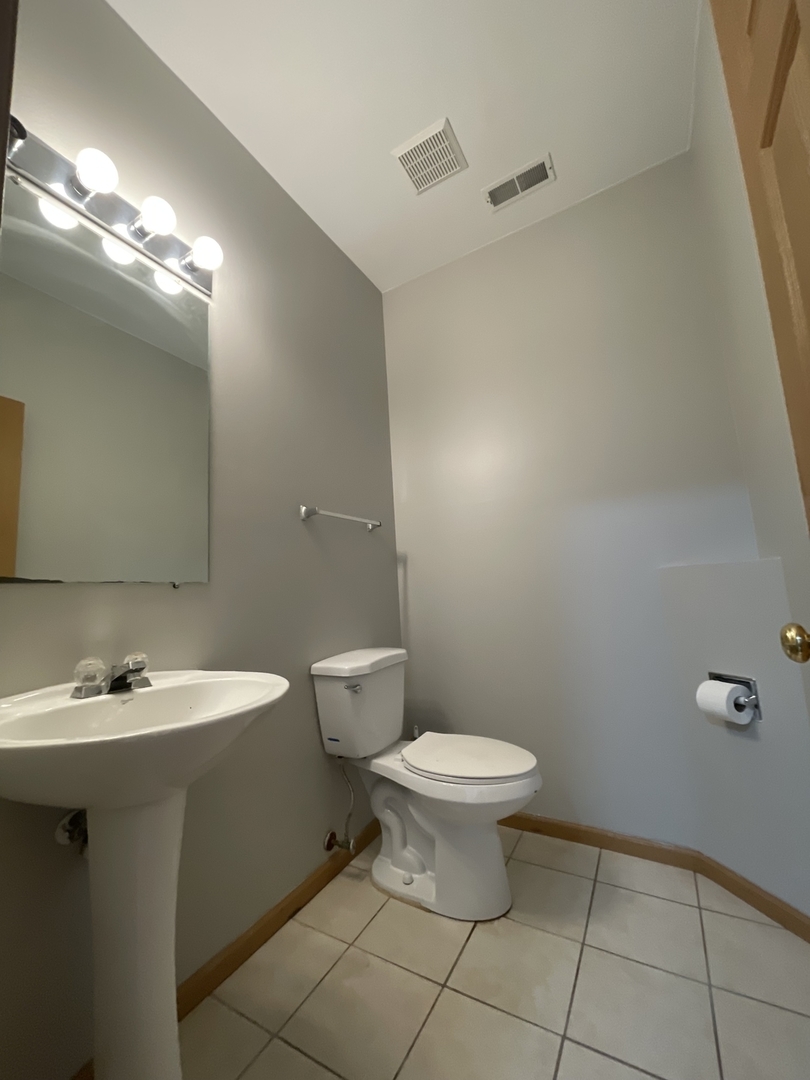 1207 Brookdale Drive, Carpentersville, IL 60110