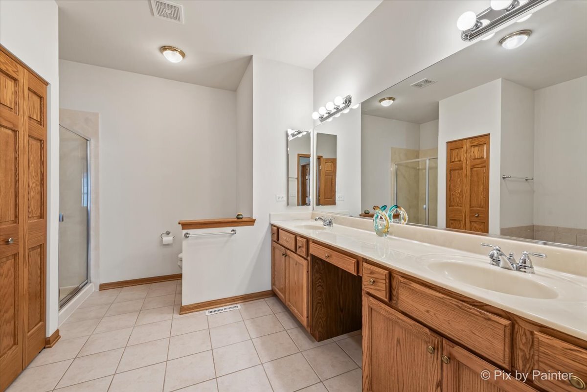 4051 Willow View Drive, Lake In The Hills, IL 60156