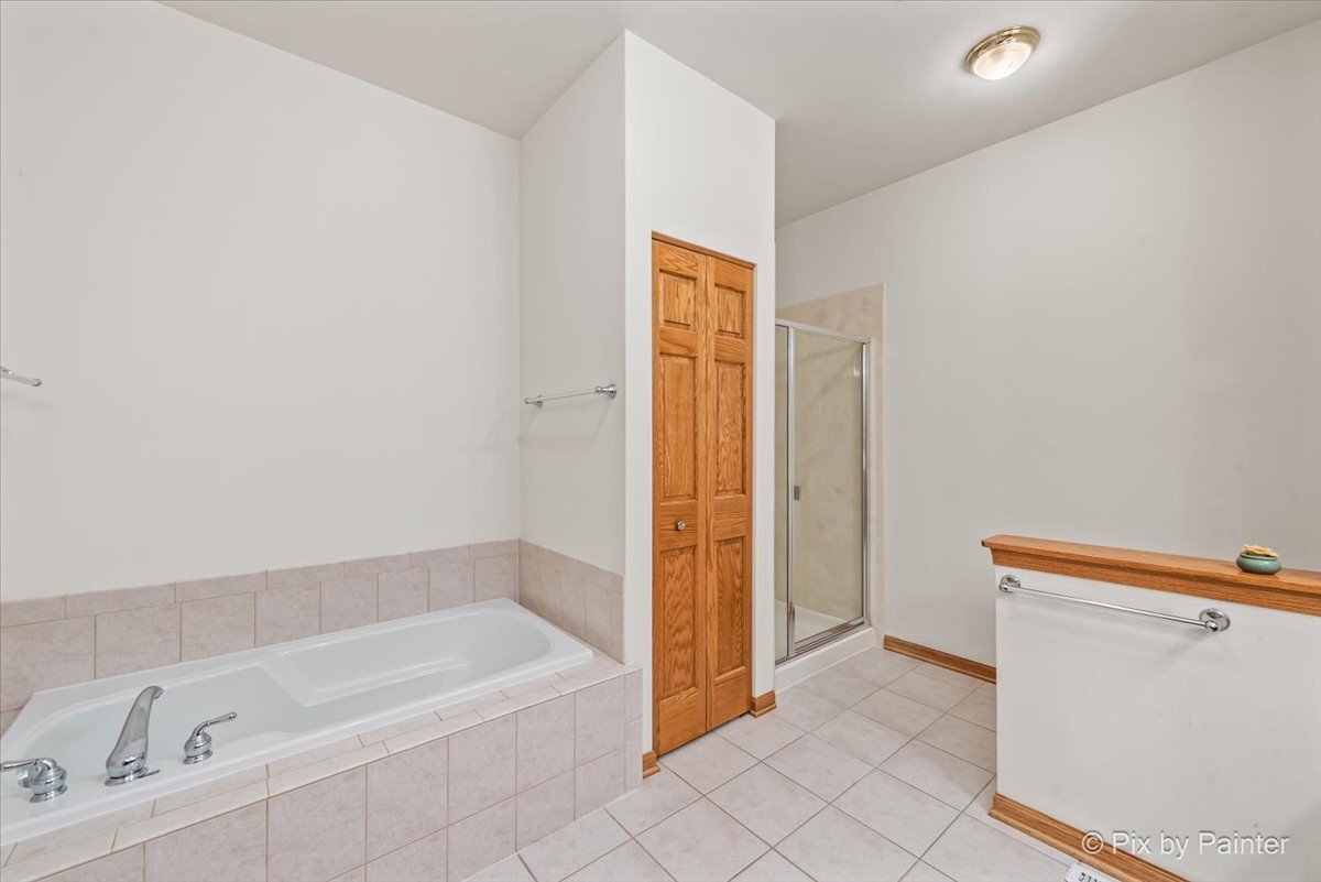 4051 Willow View Drive, Lake In The Hills, IL 60156