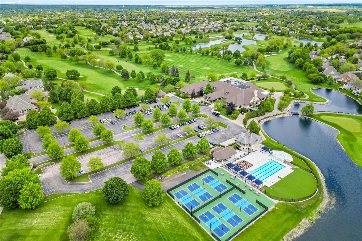 4051 Willow View Drive, Lake In The Hills, IL 60156