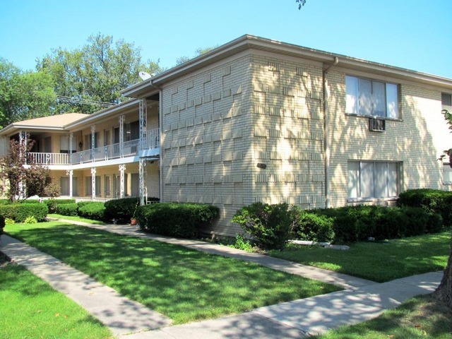 725 BUSSE Highway #6, Park Ridge, IL 60068