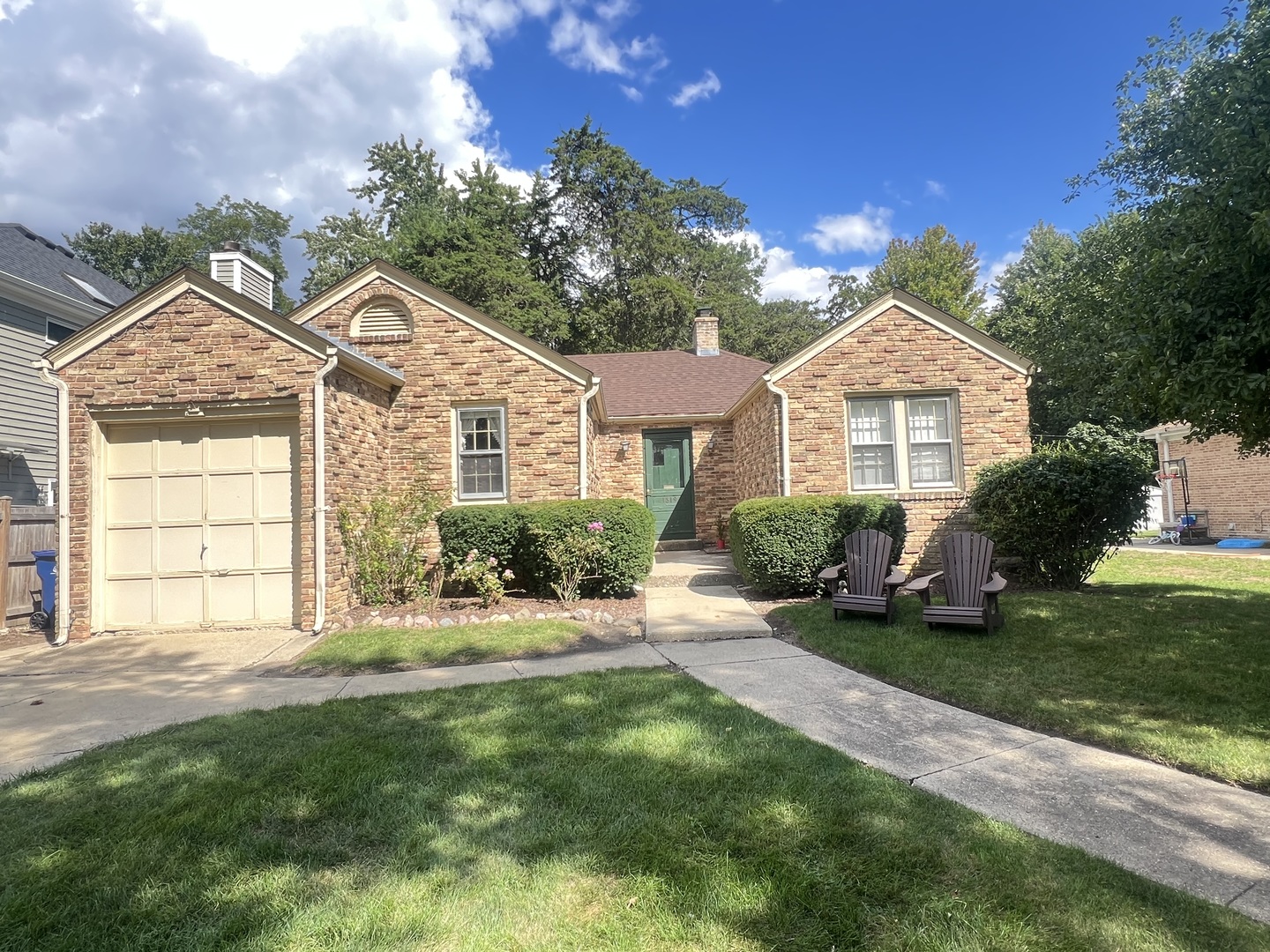 1319 Irving Avenue, Wheaton, IL 60187