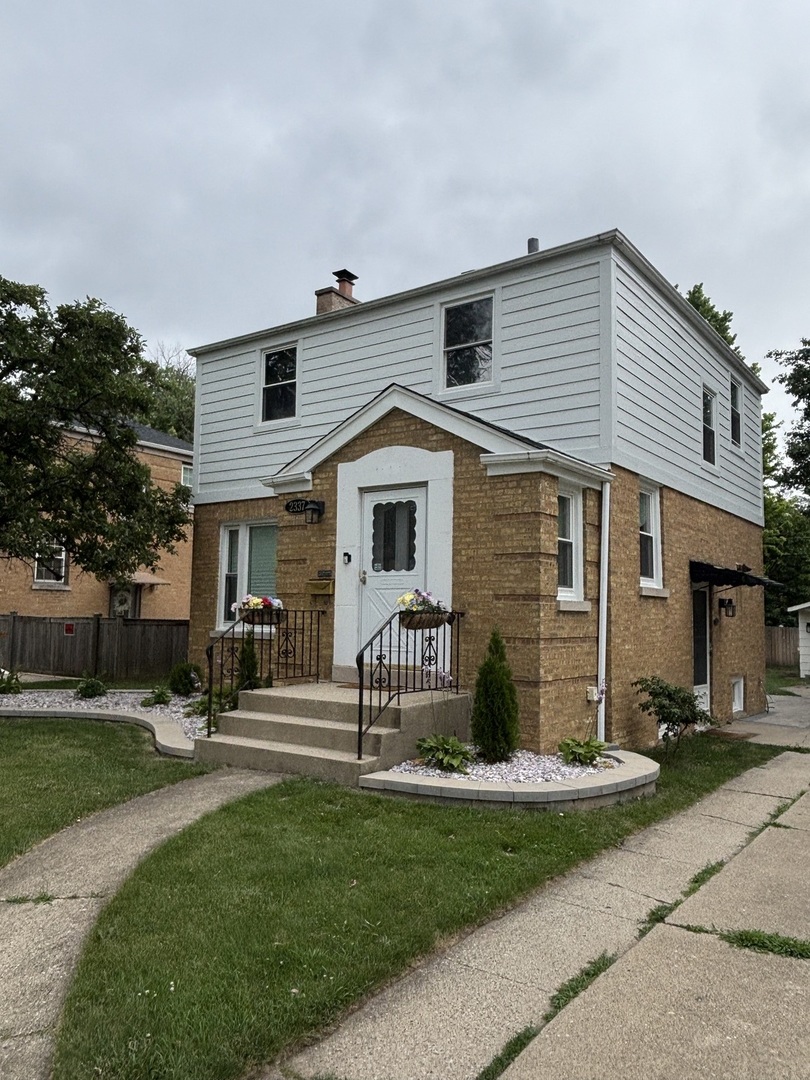 2337 Kensington Avenue, Westchester, IL 60154