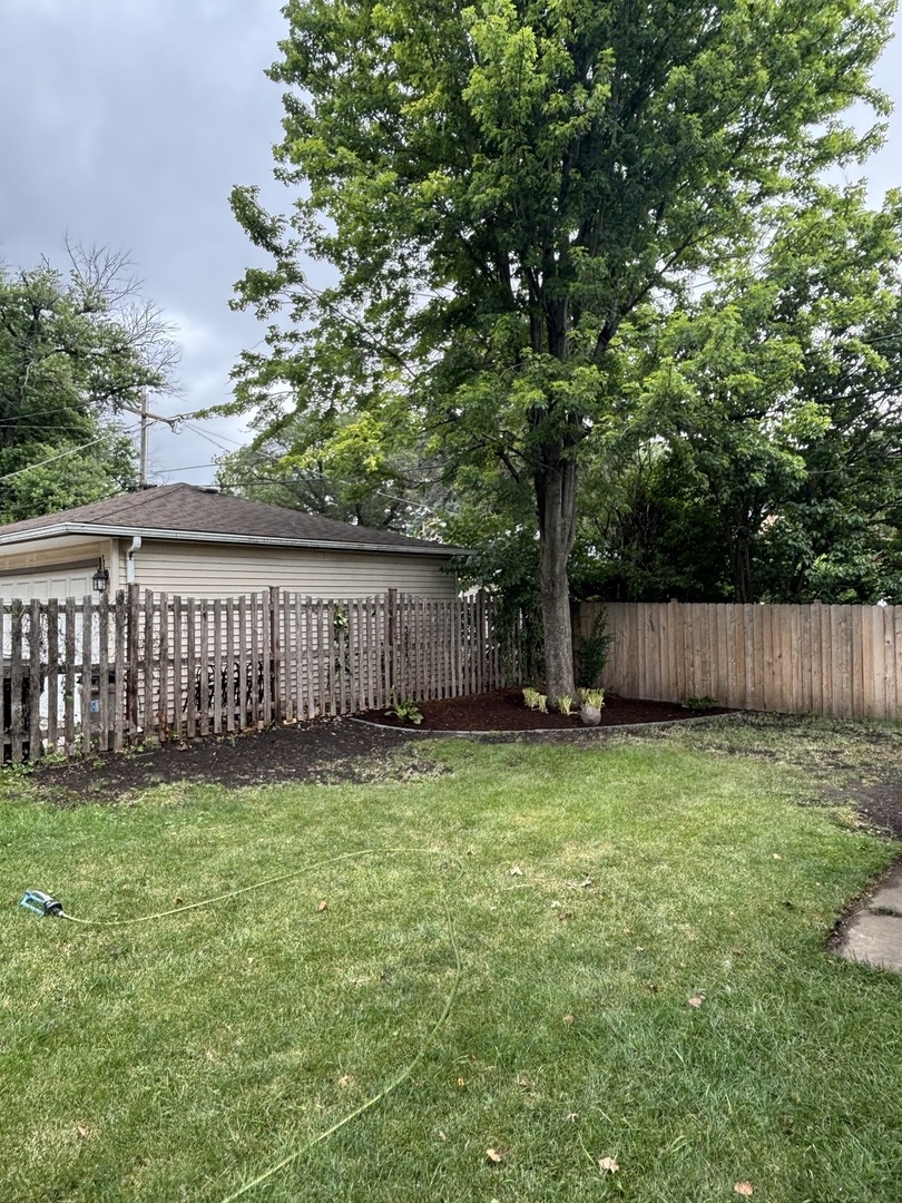 2337 Kensington Avenue, Westchester, IL 60154