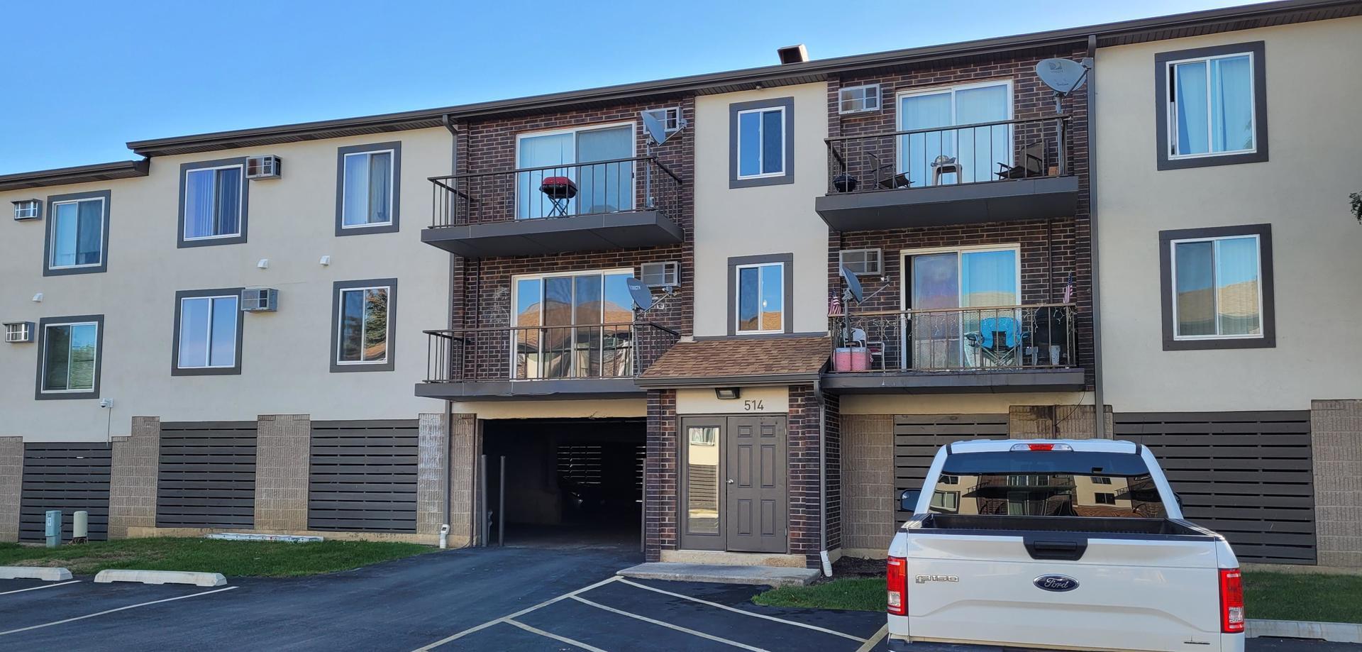 514 Kiowa Circle #204, Naperville, IL 60565