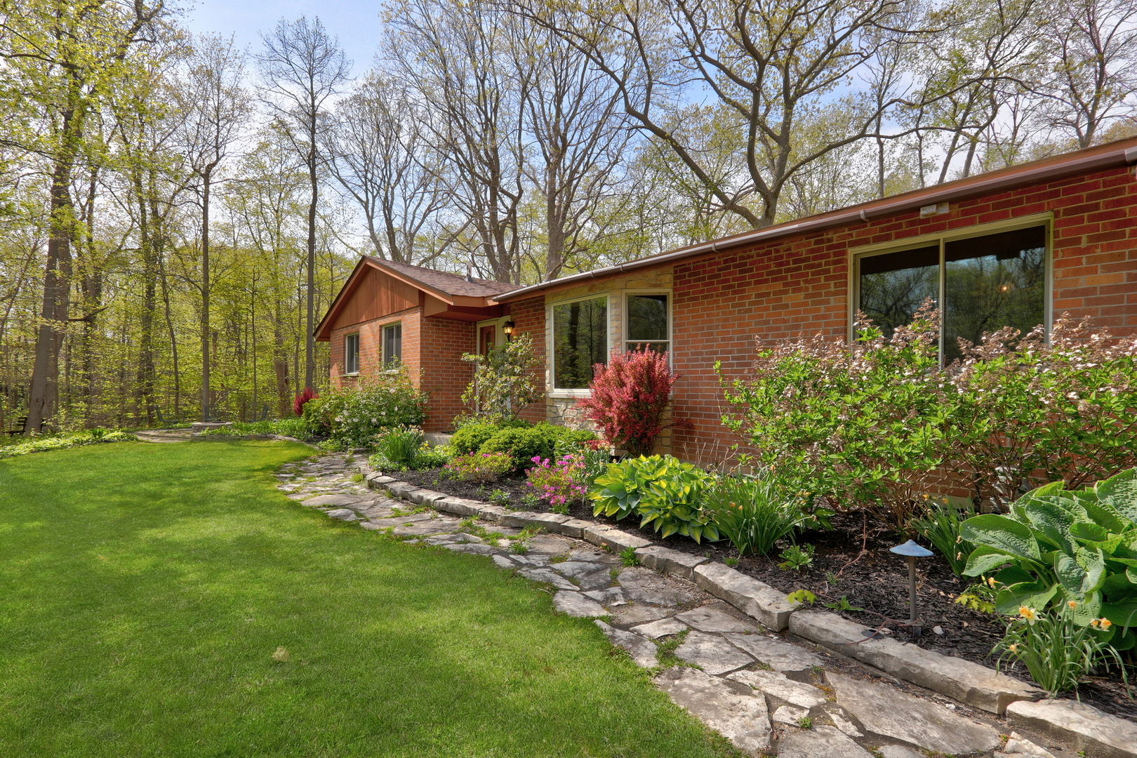 2030 Burke Drive, Winthrop Harbor, IL 60096