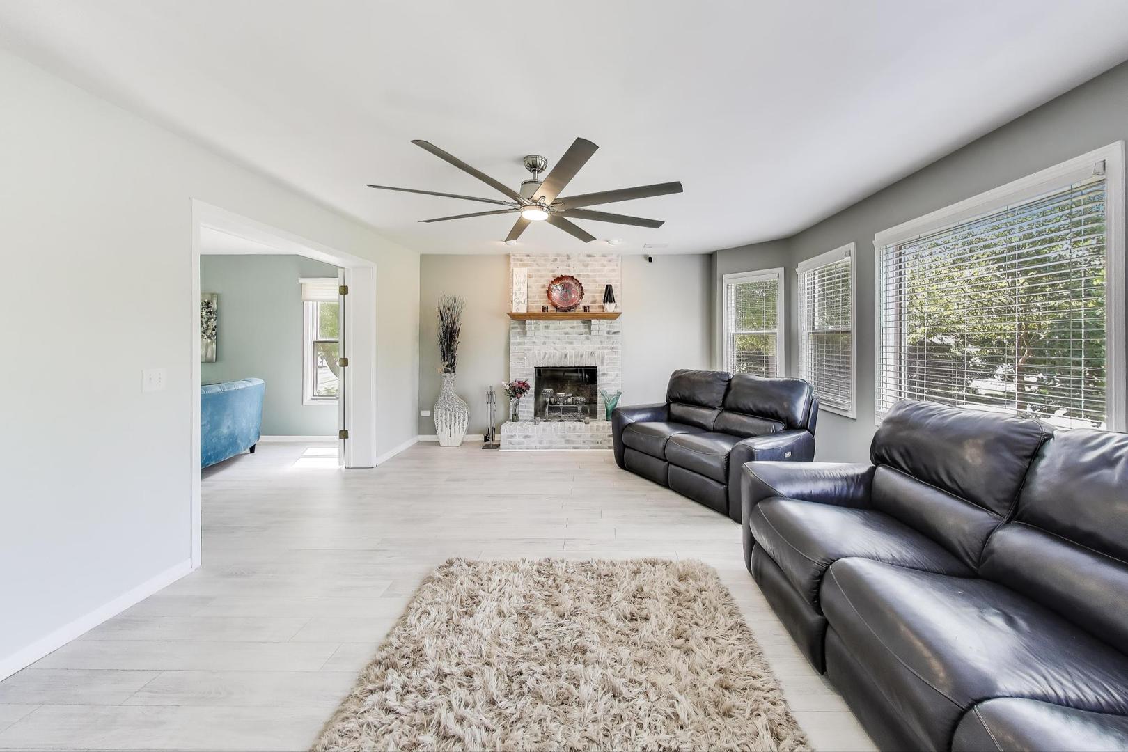 254 Big Terra Lane, Gurnee, IL 60031