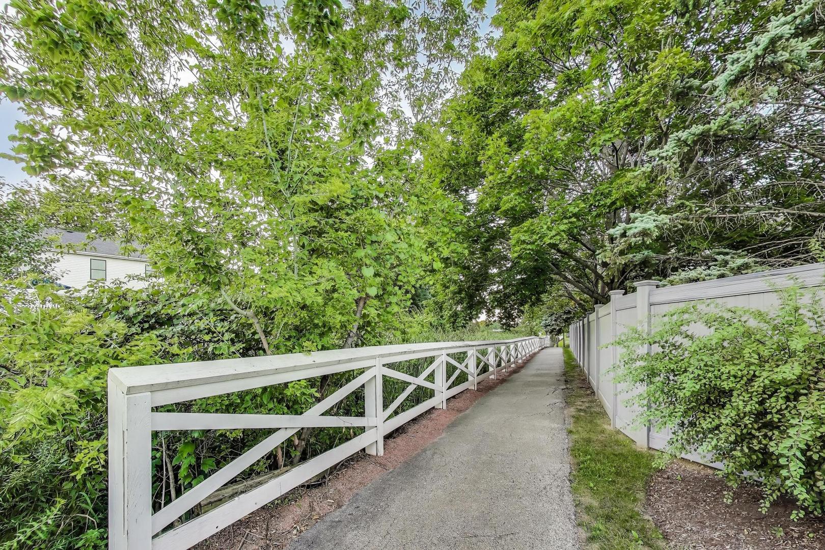 254 Big Terra Lane, Gurnee, IL 60031